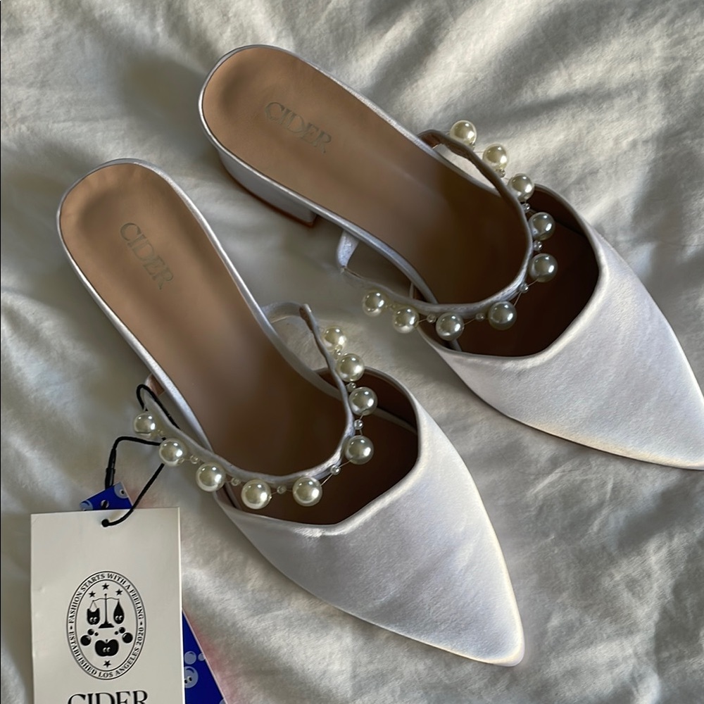 Cider White Pearl-Embellished Women's Shoes